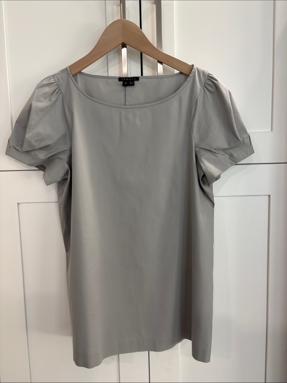Theory Light Gray Puff Sleeve Blouse